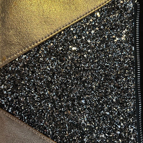 Glitter Envelope wristlet clutch from Express. Black and gold. Gently used - Picture 3 of 5